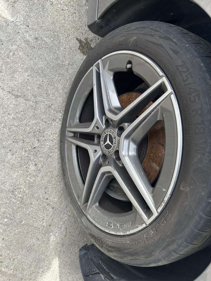 Mercedes-Benz A250 Amg apdaila