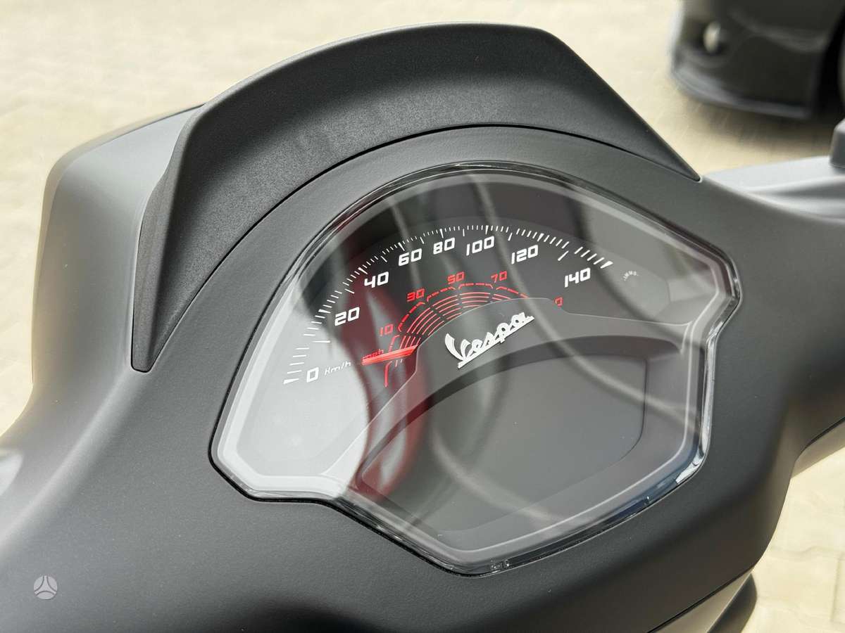 Piaggio Vespa 125cc, scooters / mopeds
