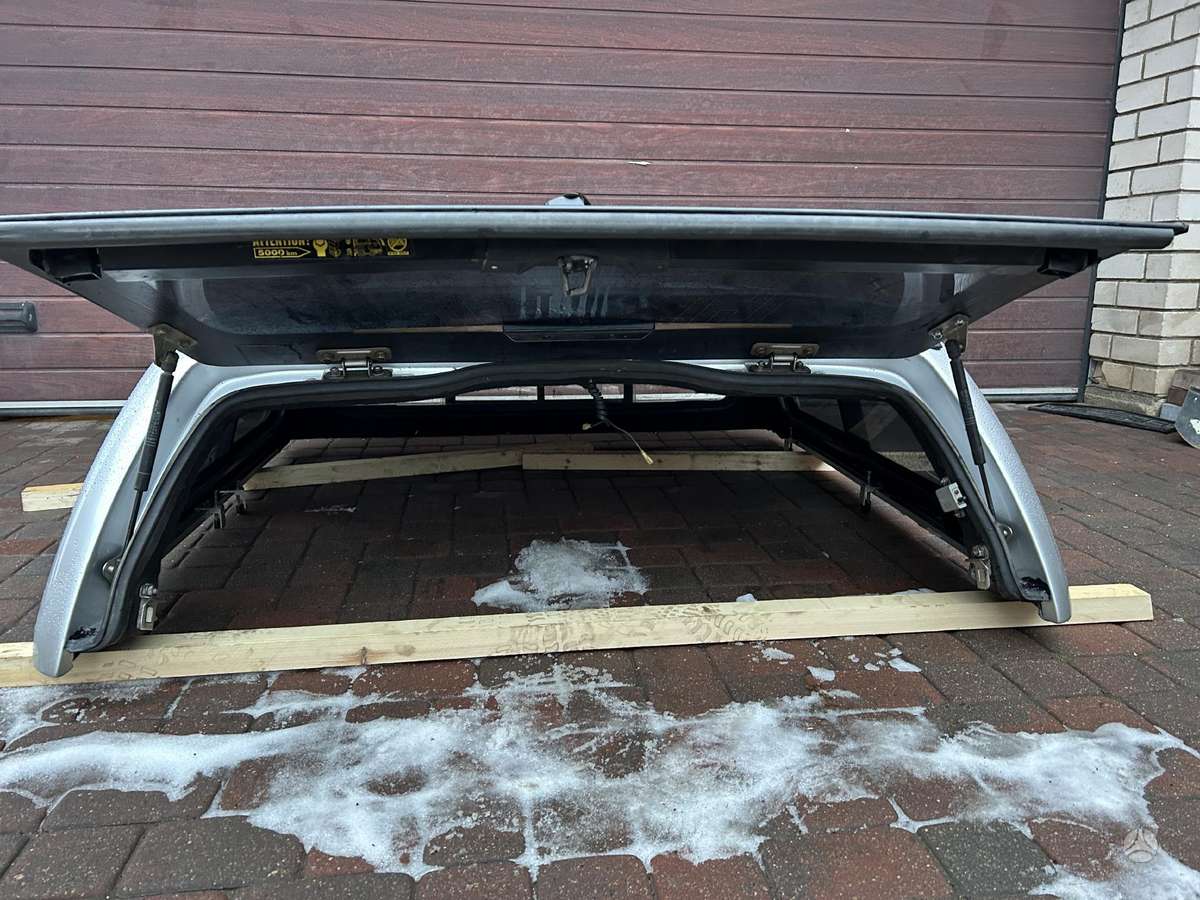 Nissan Navara kėbulo dalys