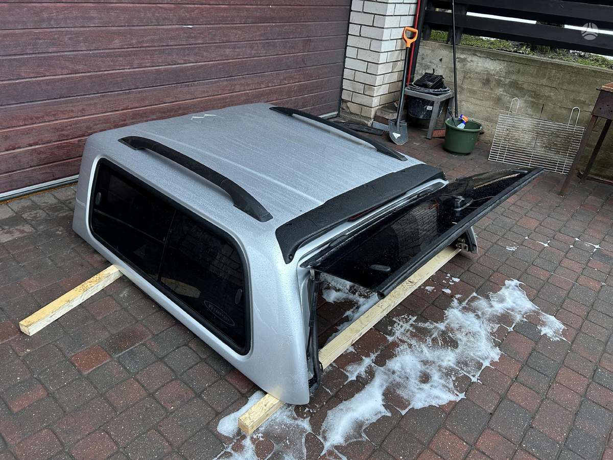 Nissan Navara kėbulo dalys