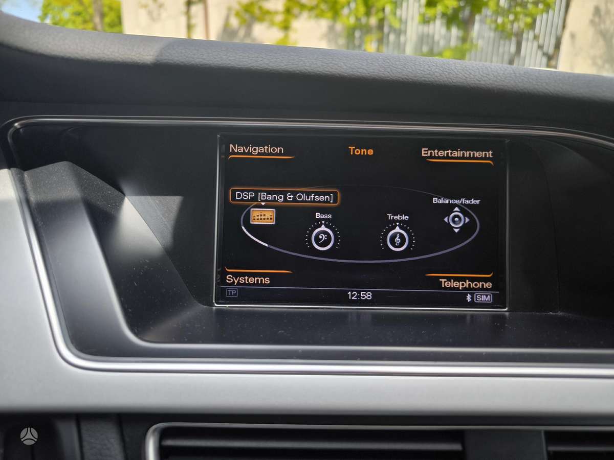 Audi A4, 2.0 l., Седан