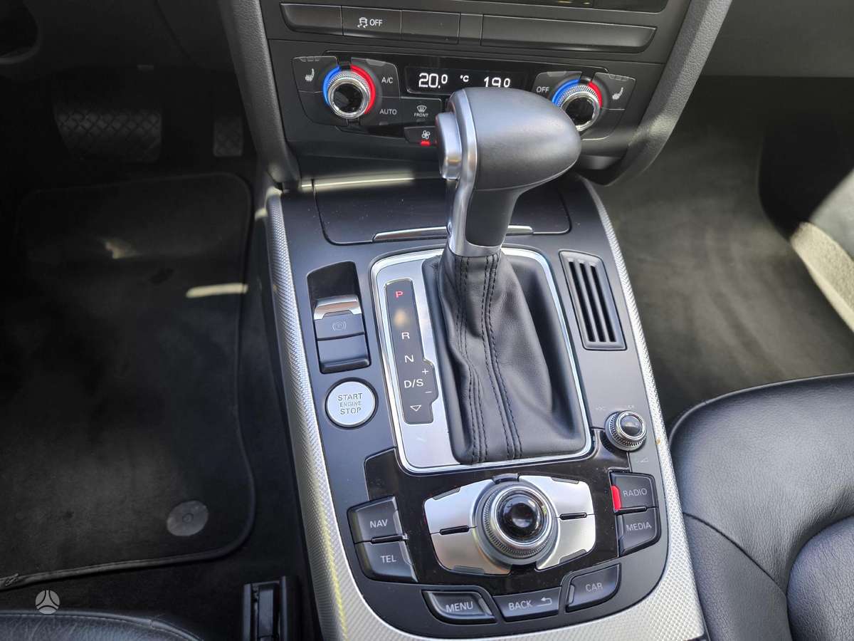 Audi A4, 2.0 l., Седан