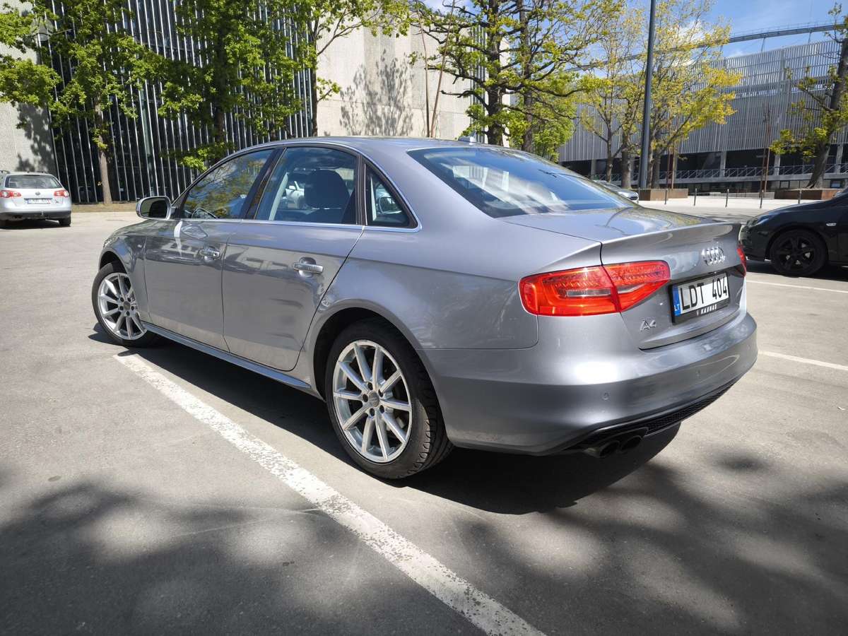 Audi A4, 2.0 l., Седан