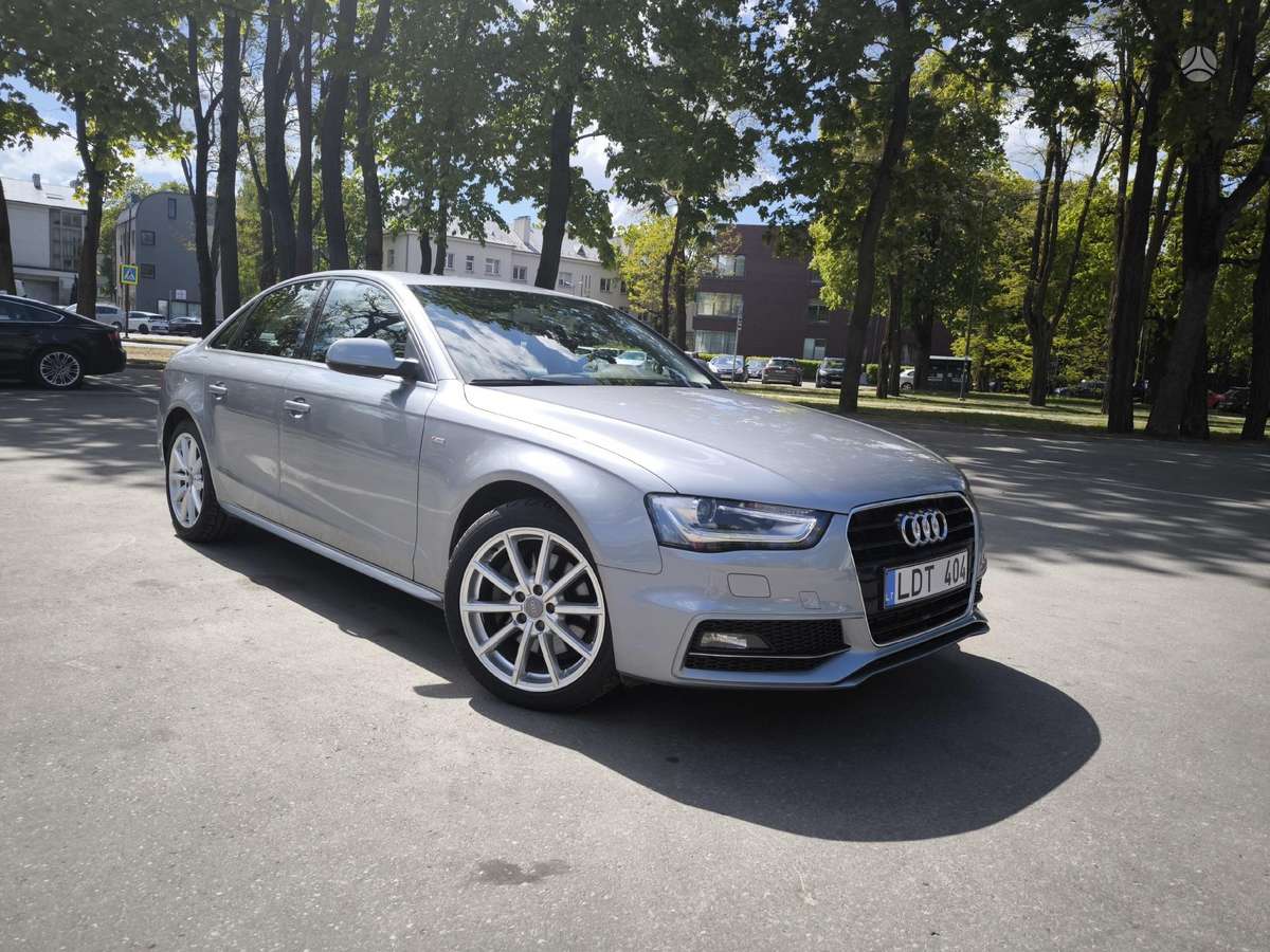 Audi A4, 2.0 l., Седан