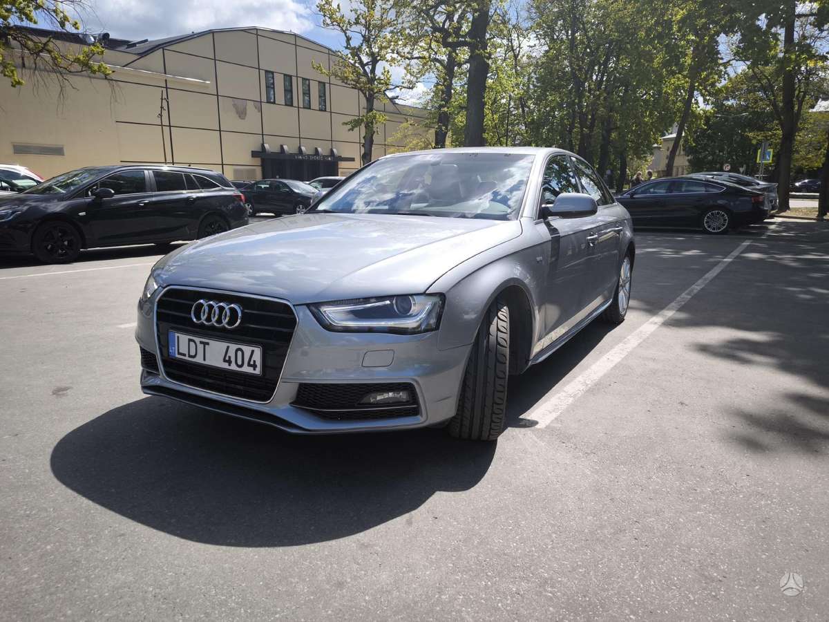 Audi A4, 2.0 l., Седан