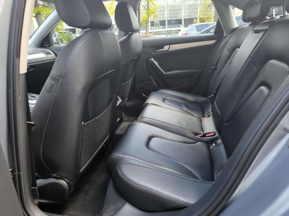 Audi A4, 2.0 l., Седан