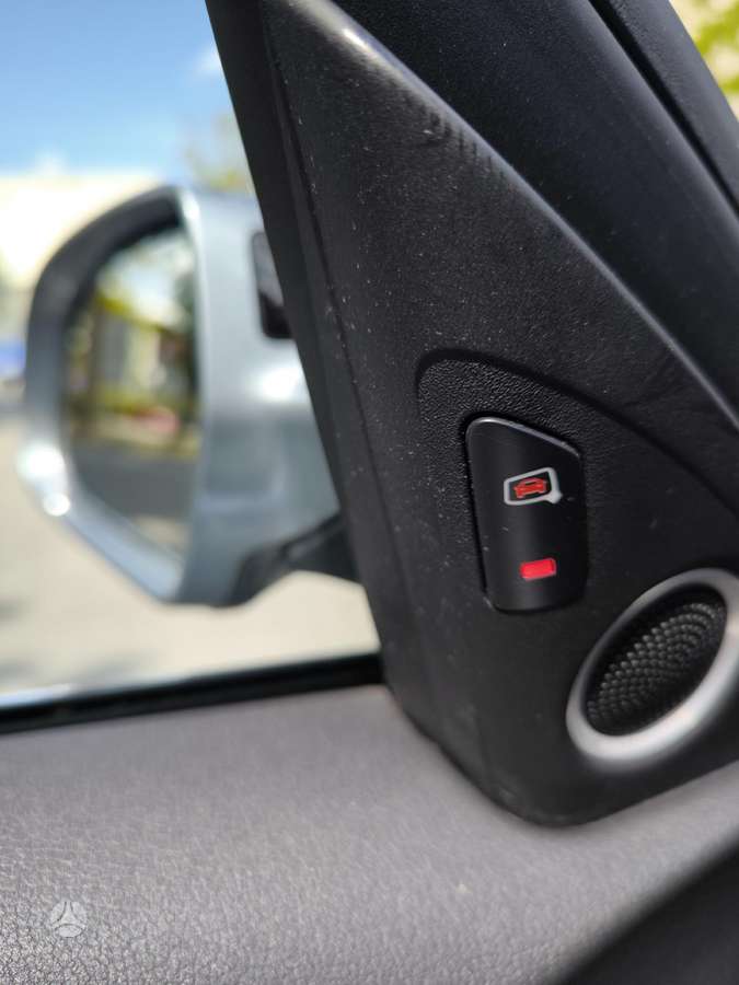 Audi A4, 2.0 l., saloon / sedan