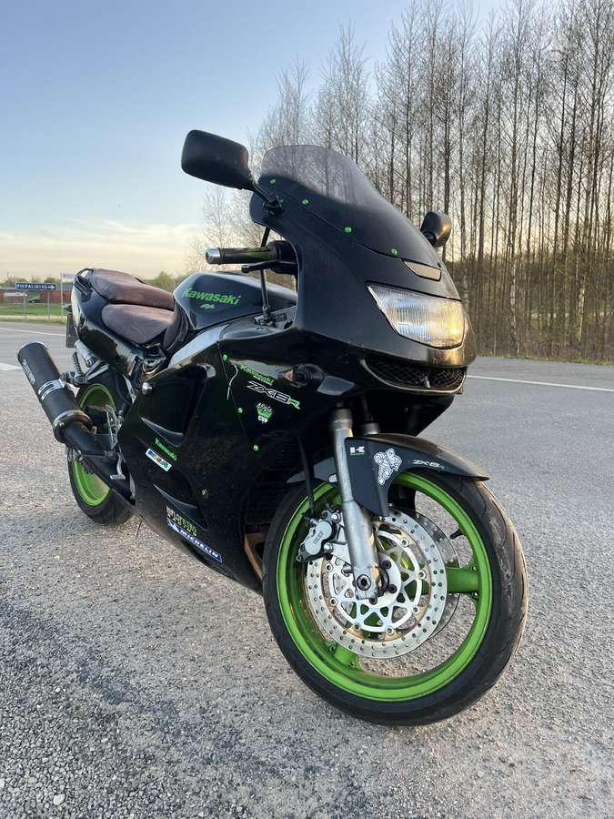 yu-ki Kawasaki ZX/ZX-R (Ninja) 599cc, sporta / superbikes 1996 m