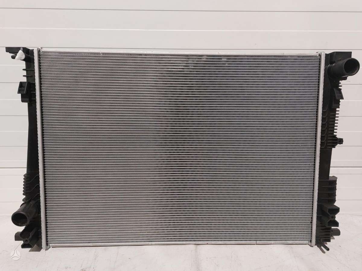 Chrysler Pacifica dzeses radiators