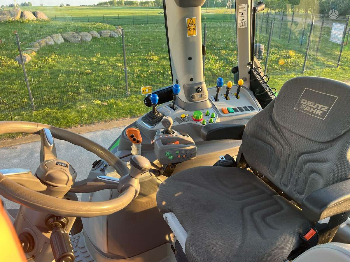 Deutz-Fahr Agrotron 6215, traktori
