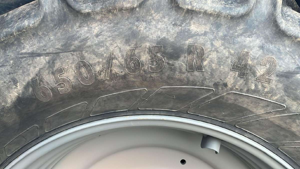 Deutz-Fahr Agrotron 6215, traktori