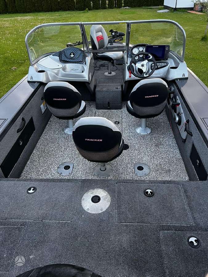 Tracker Targa V18, яхты / катера