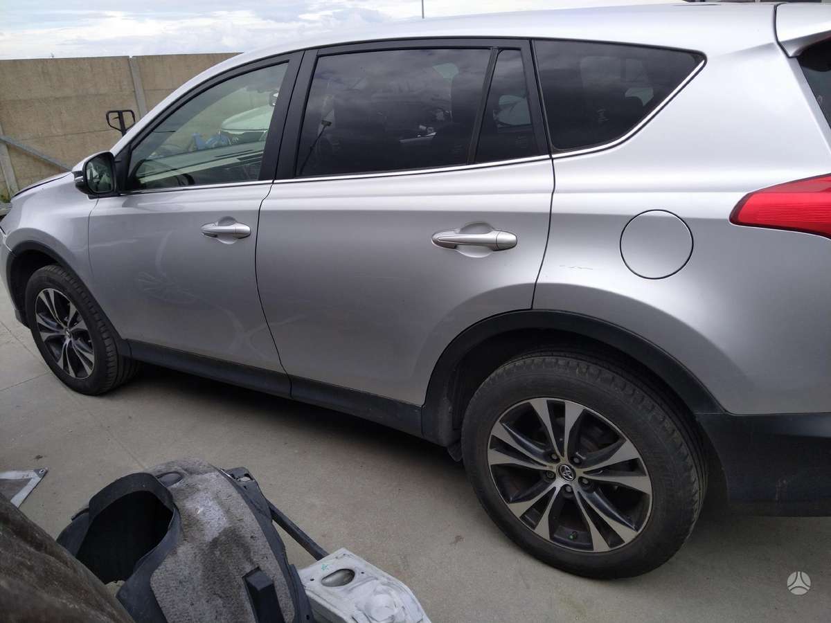 Toyota RAV4 kėbulo dalys