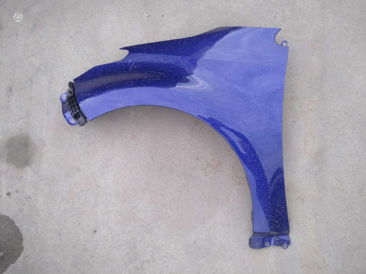 Toyota Yaris детали кузова