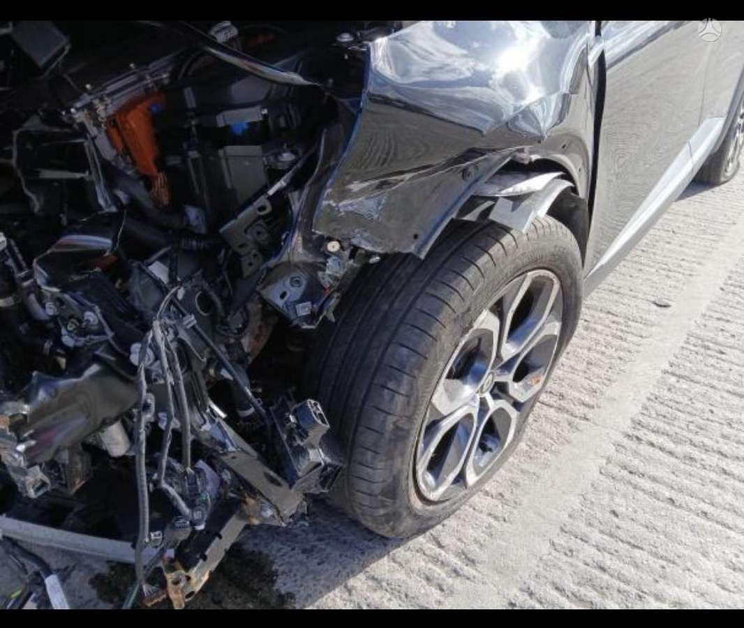 Renault Captur dalimis. Dalimis
