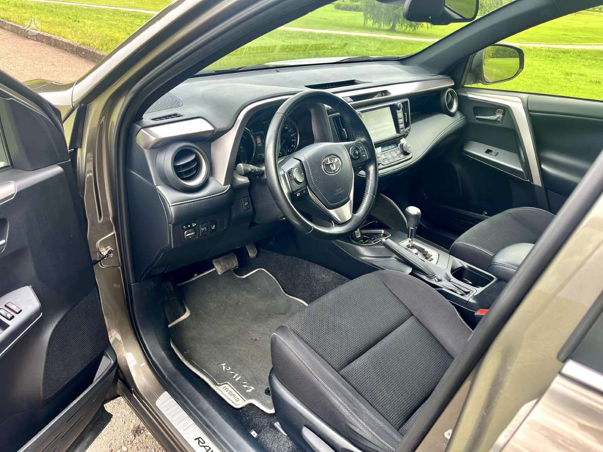 Toyota RAV4, 2.0 l., Внедорожник / Кроссовер