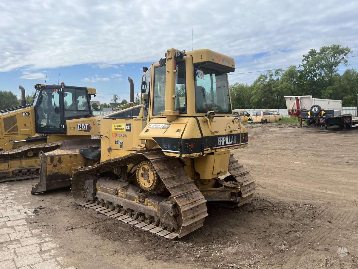 Caterpillar D5N, bulldozer