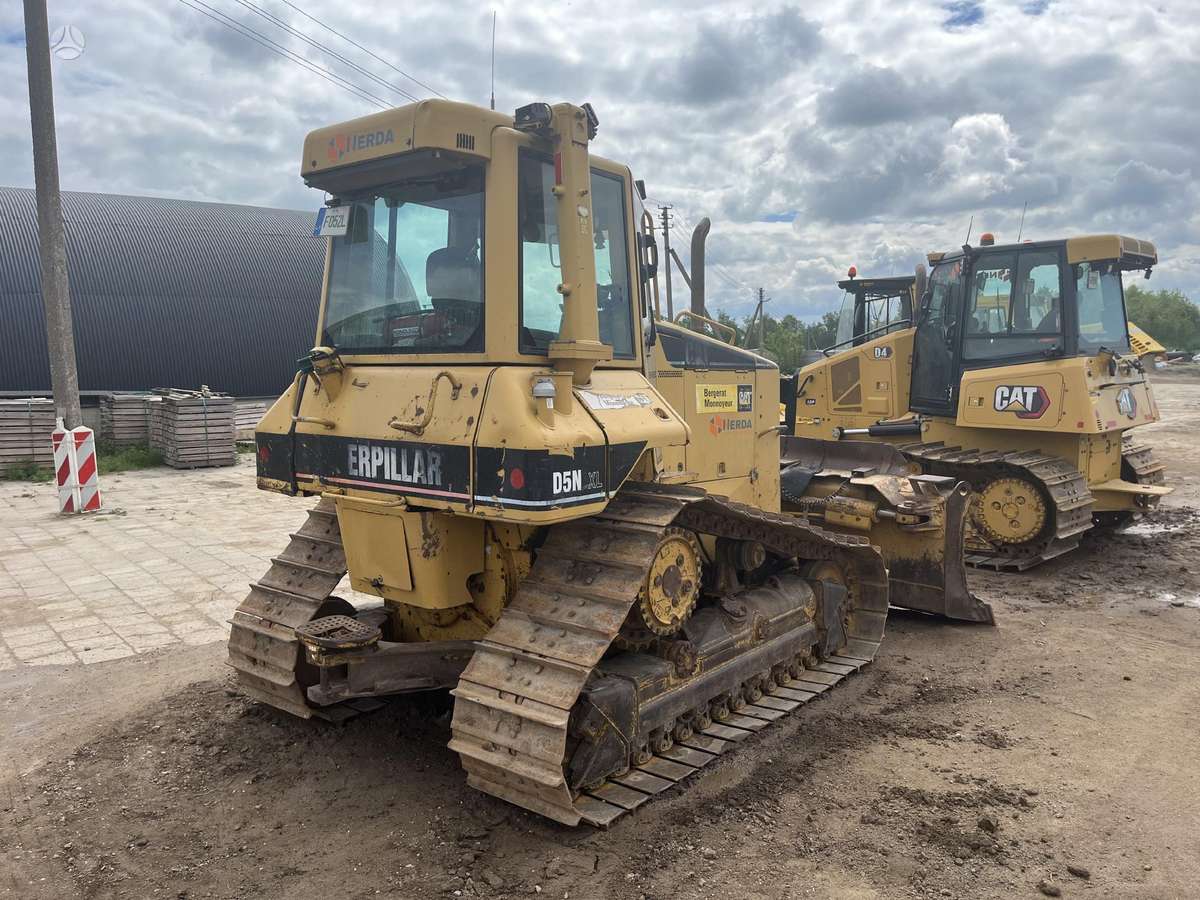 Caterpillar D5N, bulldozer