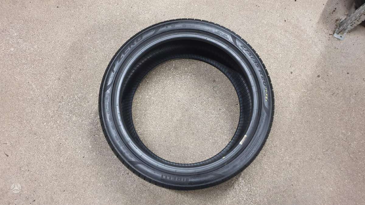 Pirelli PZero TM apie 8mm, summer 275/35 R20