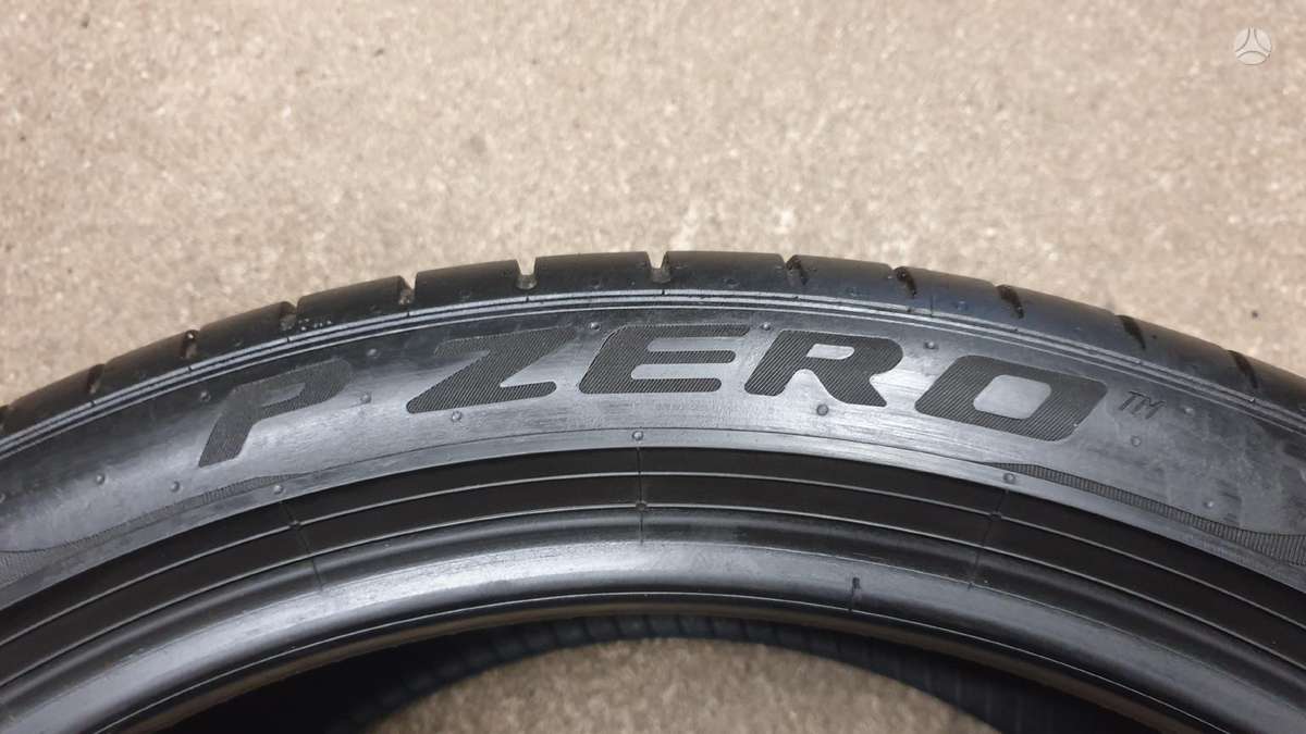 Pirelli PZero TM apie 8mm, summer 275/35 R20