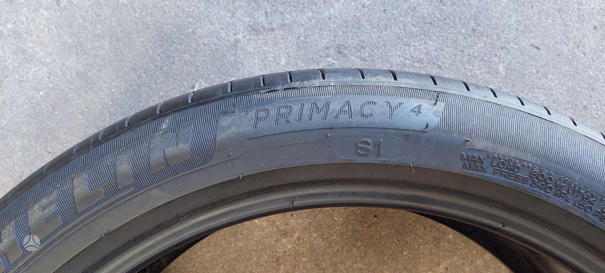 Michelin, летние 235/45 R20