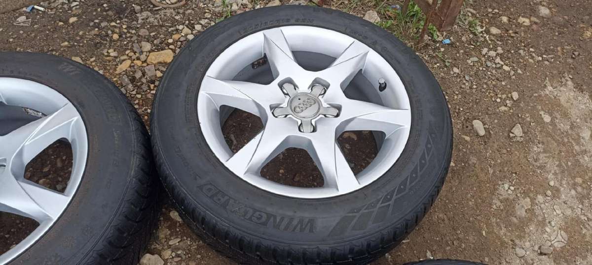 Audi A4(2008-2012m.), lengvojo lydinio, R16