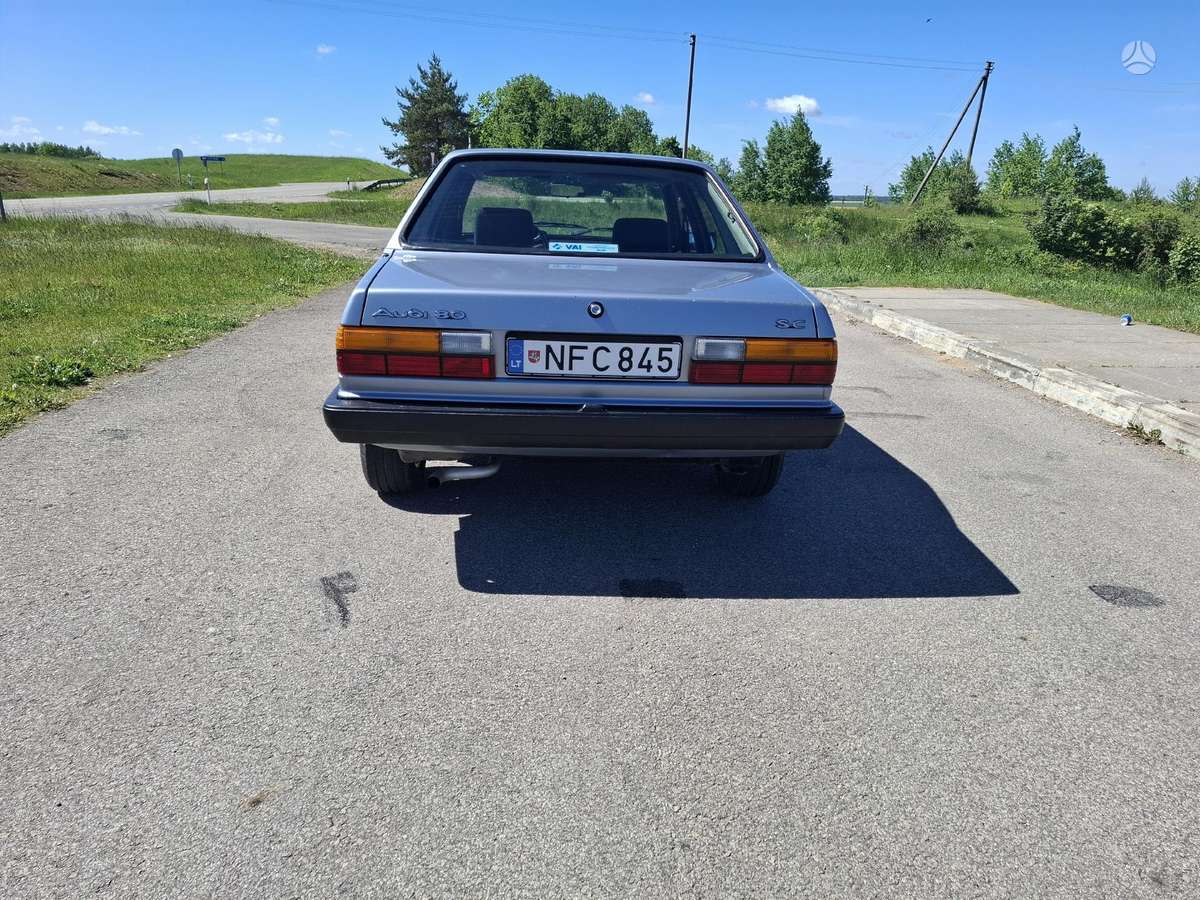 Audi 80, 1.6 l., Седан