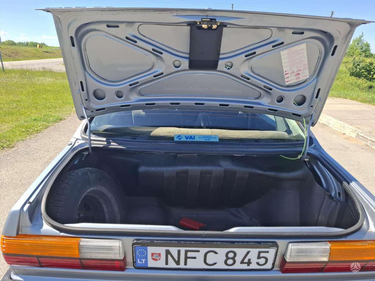 Audi 80, 1.6 l., Седан