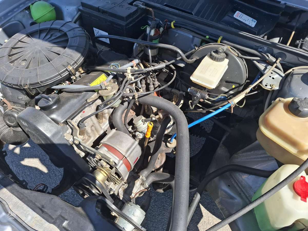Audi 80, 1.6 l., Седан
