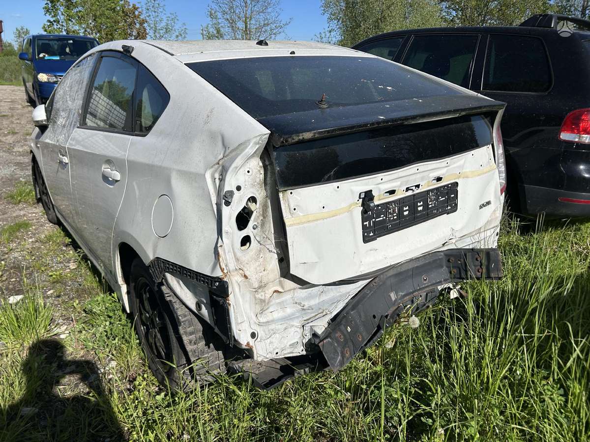 Toyota Prius Dalis pristatome