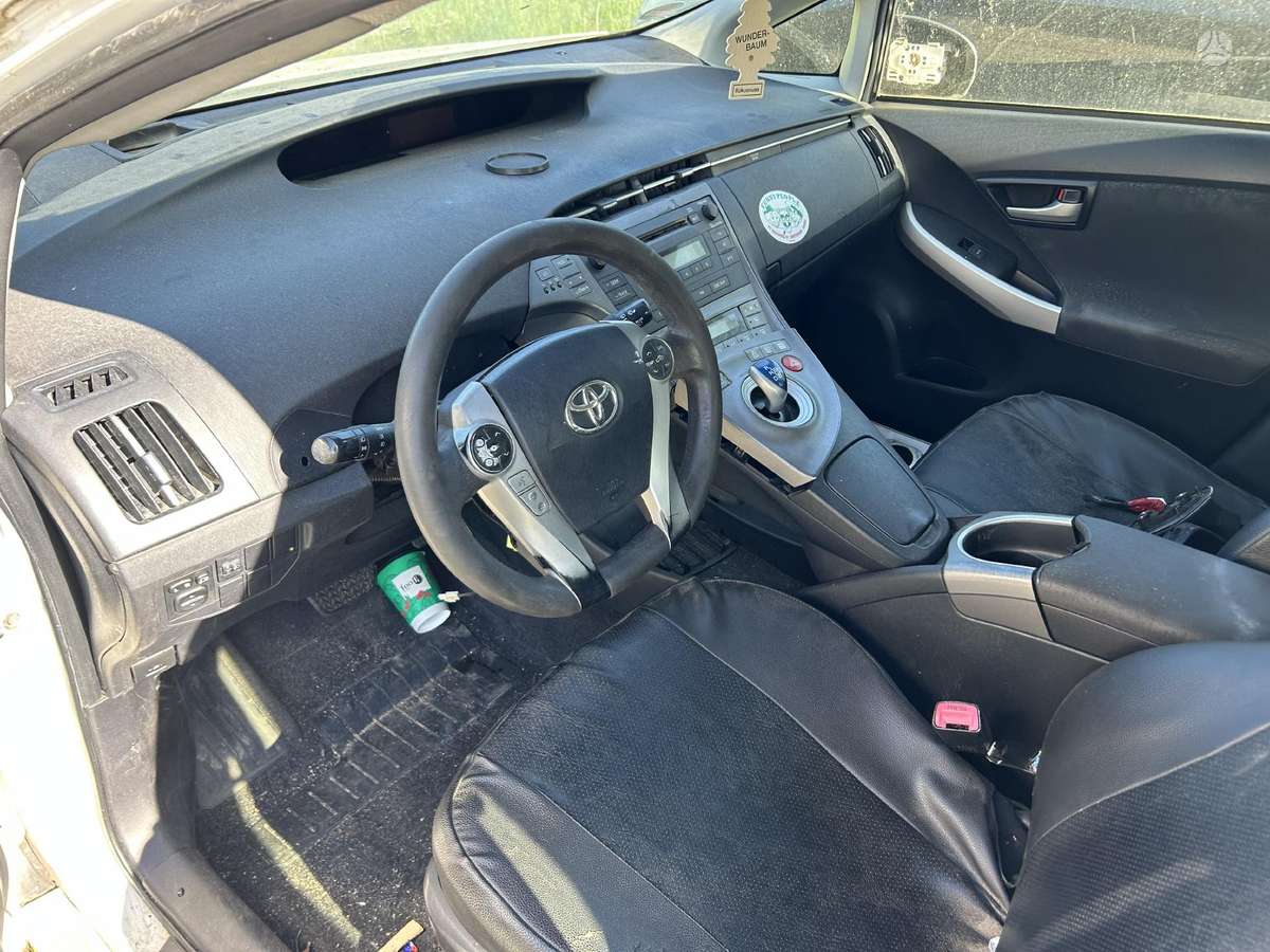 Toyota Prius Dalis pristatome