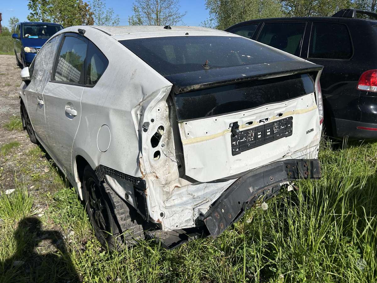 Toyota Prius Dalis pristatome