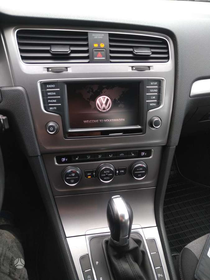 Volkswagen Golf - 9