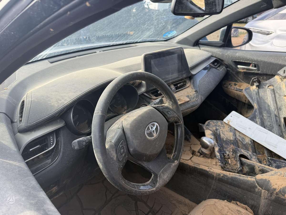 Toyota C-HR rezerves daļās