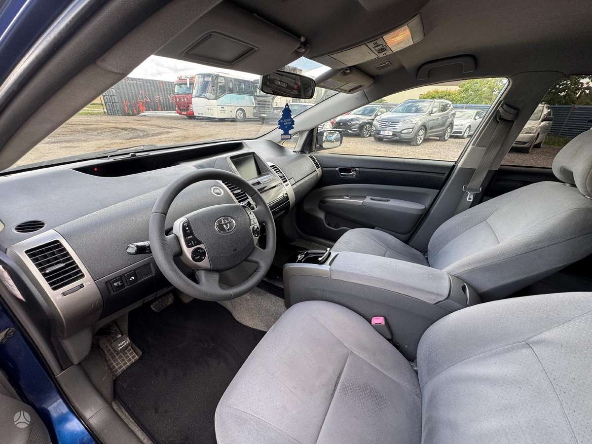 Toyota Prius, 1.5 l., Хэтчбек