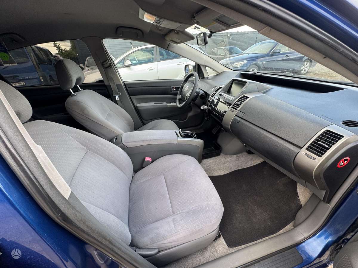 Toyota Prius, 1.5 l., Хэтчбек