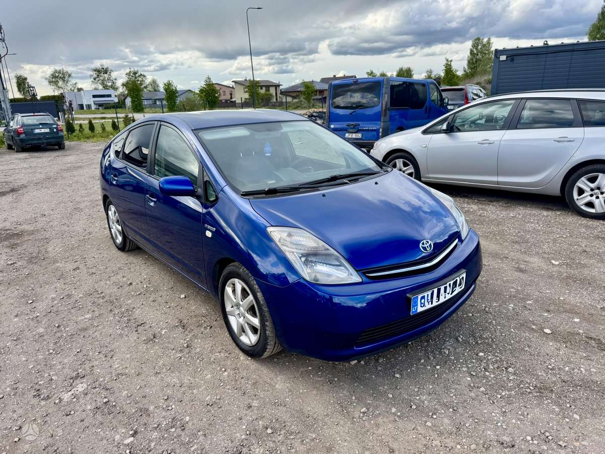 Toyota Prius, 1.5 l., Хэтчбек