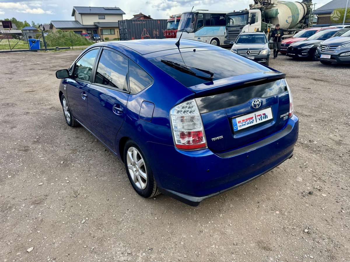 Toyota Prius, 1.5 l., Хэтчбек