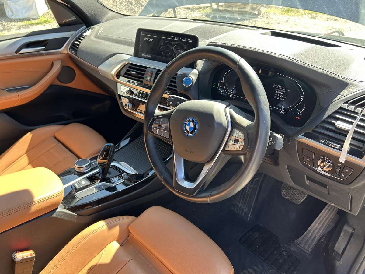 BMW iX3