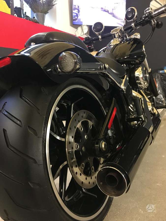 Harley-Davidson BREAKOUT 1690cc, choppers / cruisers / custom