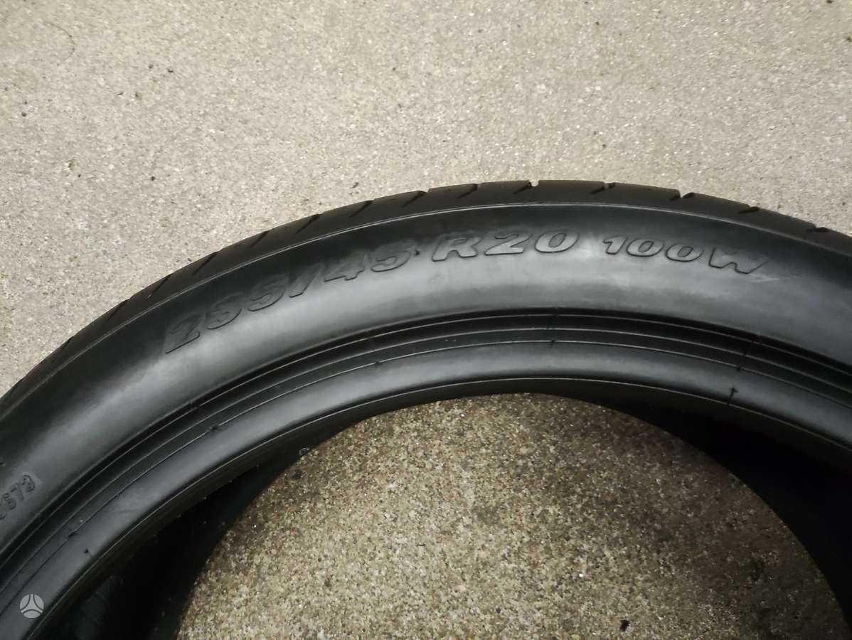 Pirelli PZero TM NAUJA, летние 235/45 R20