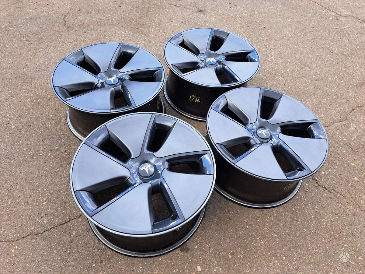 TESLA Model3, light alloy, R18
