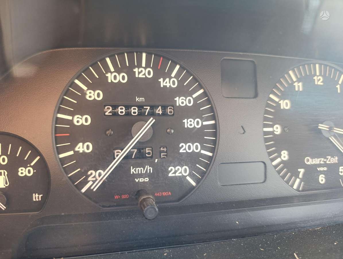 Audi 100, 1.8 l., Седан