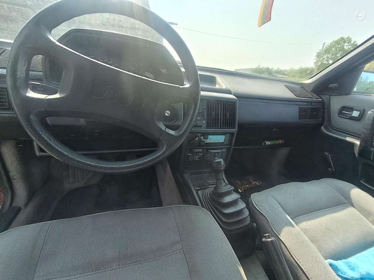 Audi 100, 1.8 l., Седан