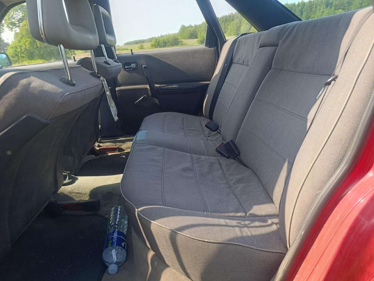 Audi 100, 1.8 l., Седан