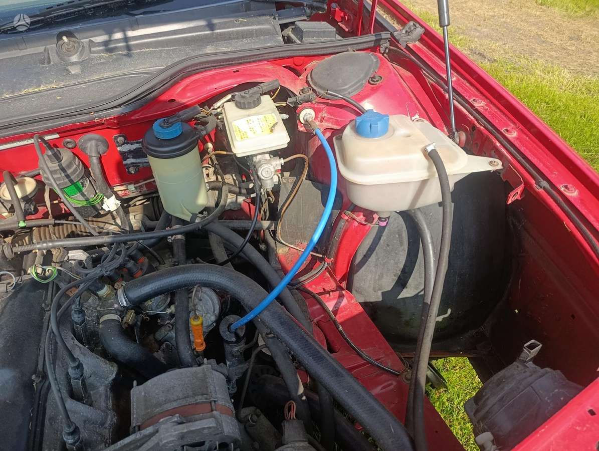 Audi 100, 1.8 l., Седан