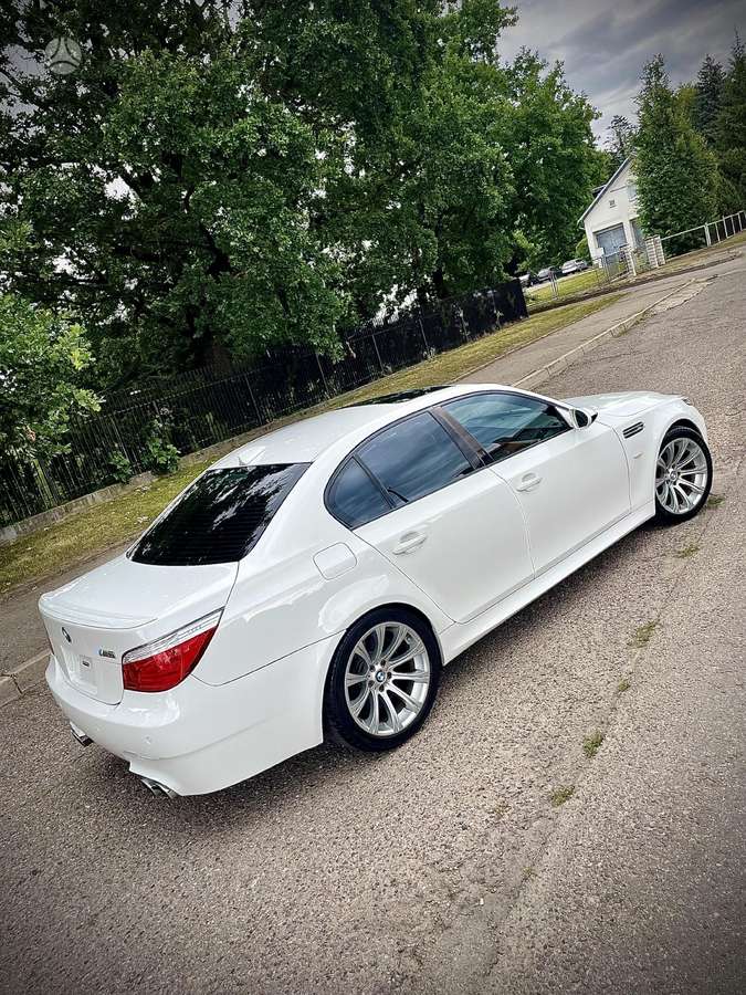 BMW M5, 5.0 l., Седан