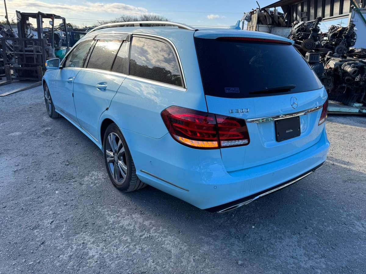 Mercedes-Benz E350 dalimis