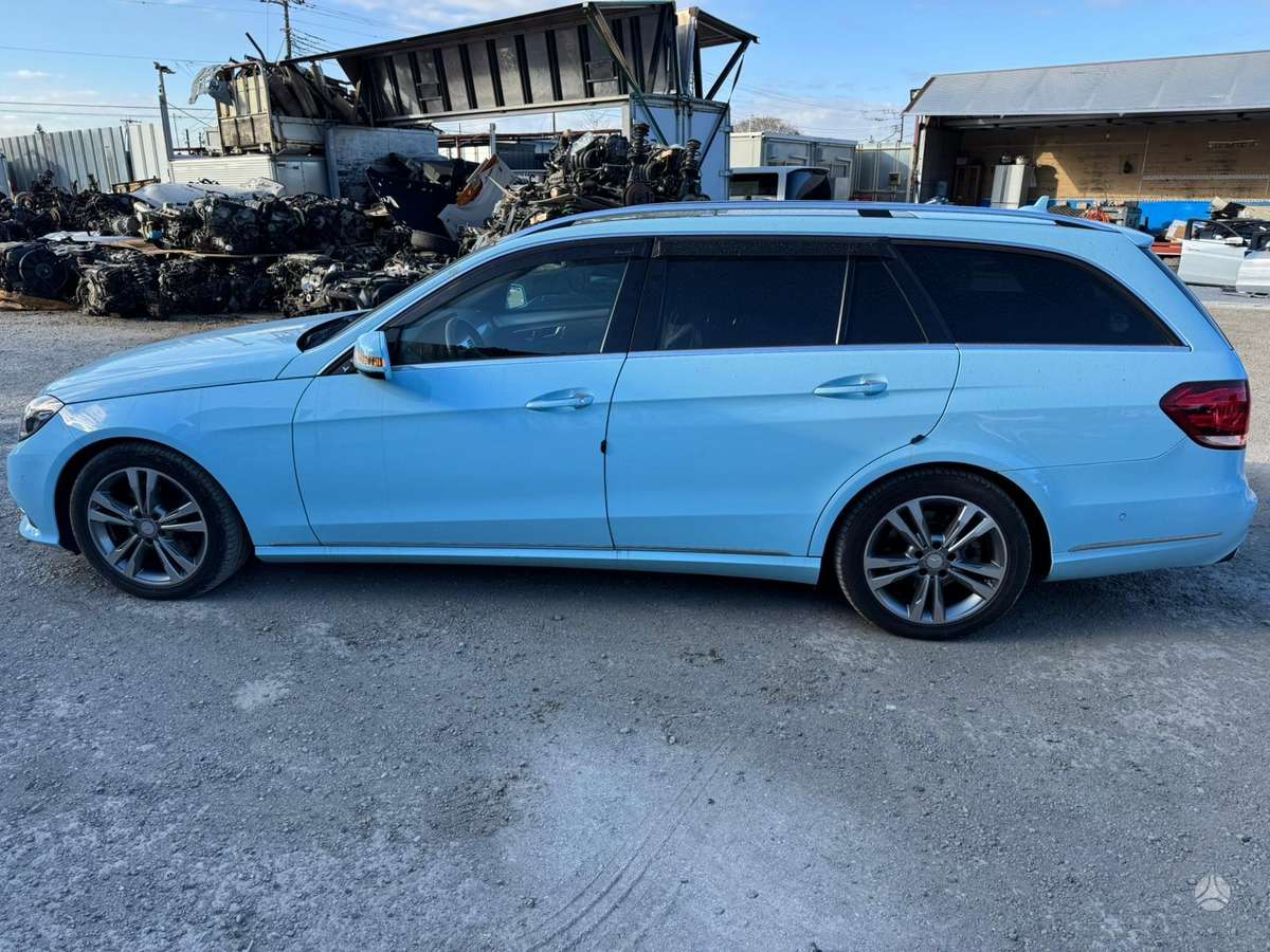 Mercedes-Benz E350 dalimis