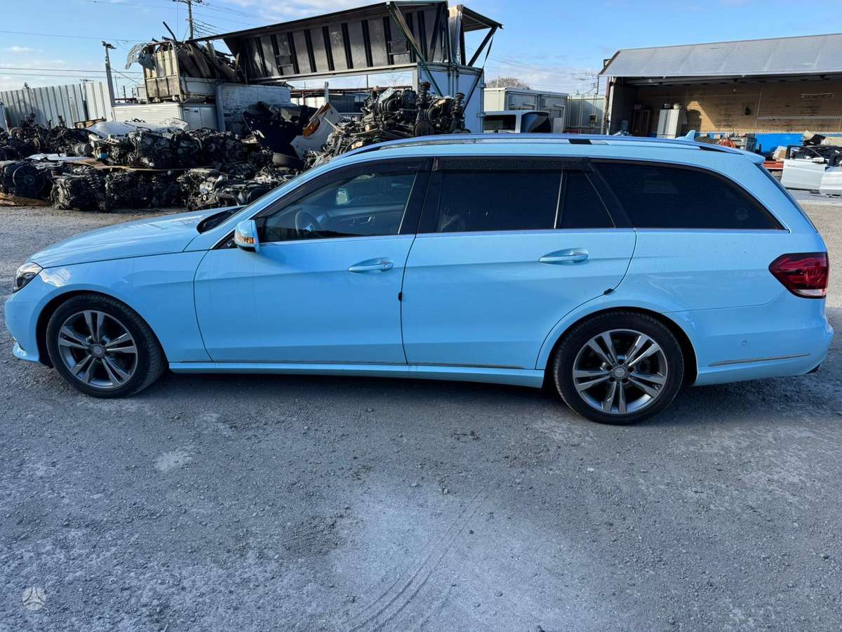 Mercedes-Benz E350 for parts